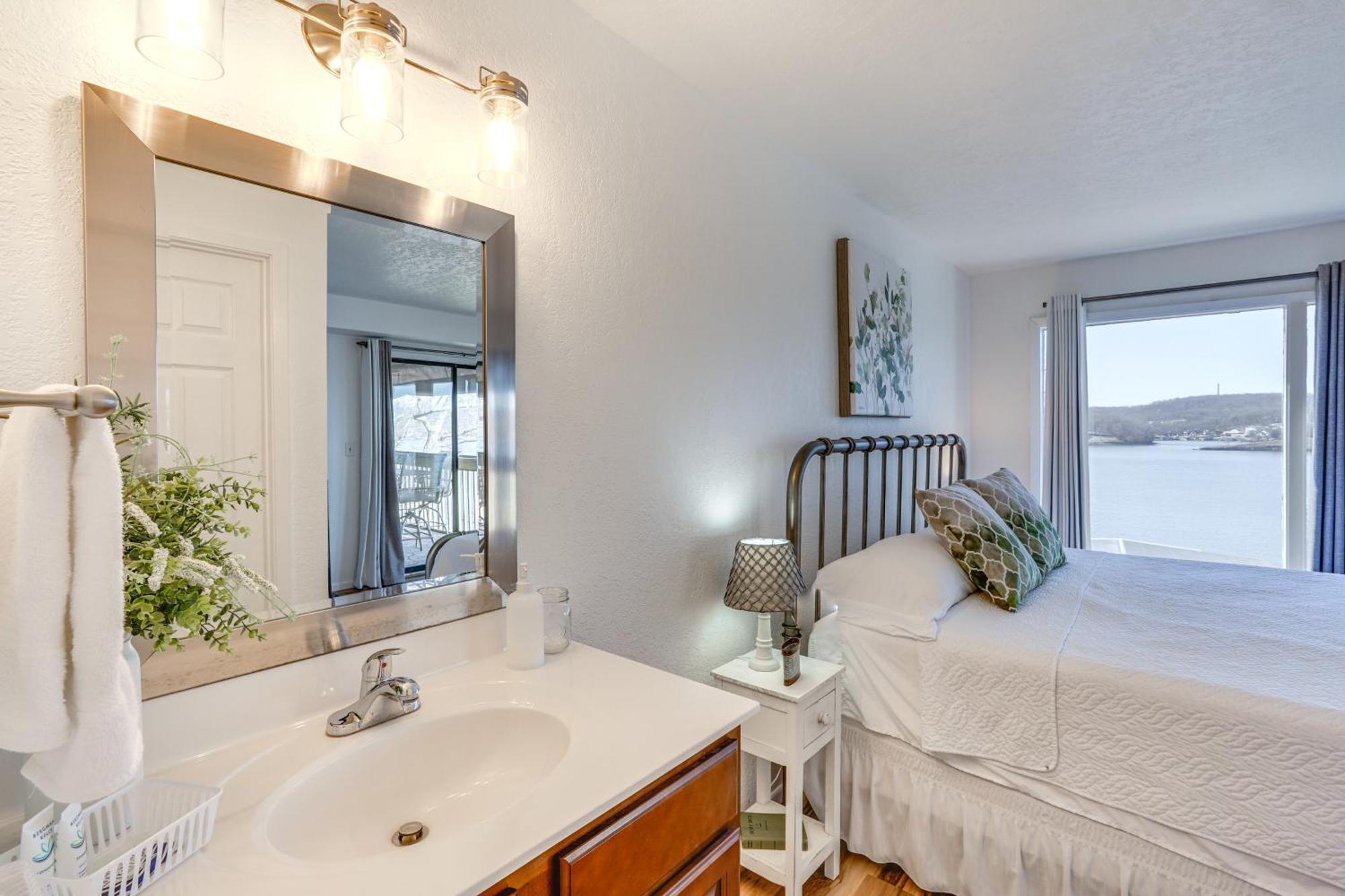 Modern Condo With Screened Balcony And Views! Osage Beach Esterno foto